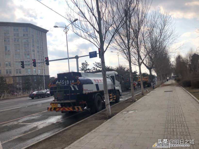 抓住现行了!长春干这事儿真用吊车啊
