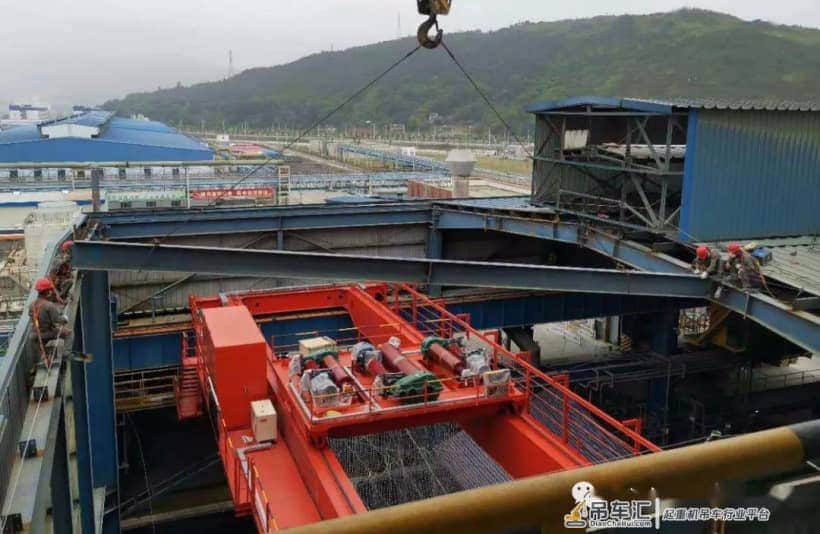 中铝东南铜业项目双梁桥式起重机顺利吊装