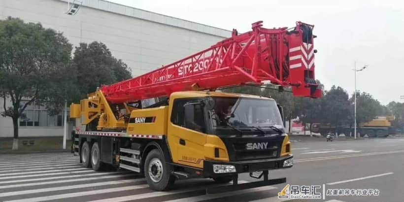 和合兵器库|颜值与实力并存——三一STC200T5起重机