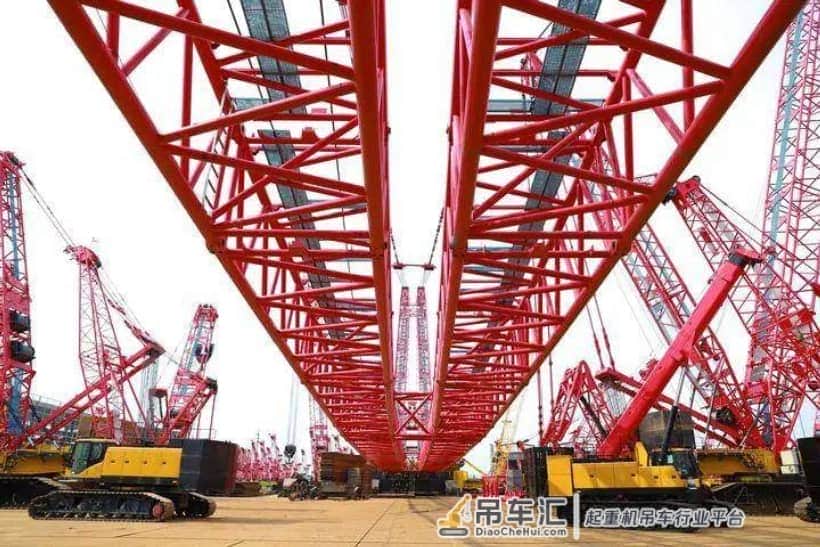 中国吊装巨无霸!三一4000吨履带起重机“王者降临”