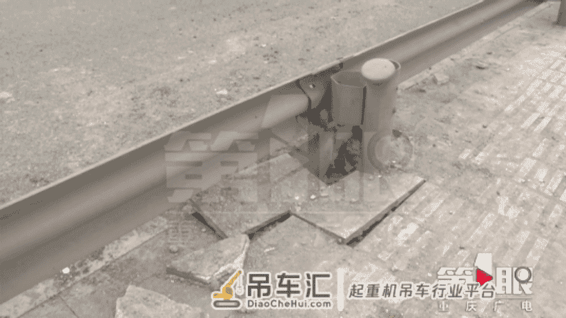 躲过一劫!吊车触碰高压线 整个驾驶室都发出了闪光……