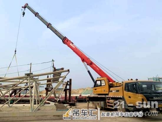 不惑之年的深圳特区有了自己的国际航空枢纽,三一吊装人身负重任