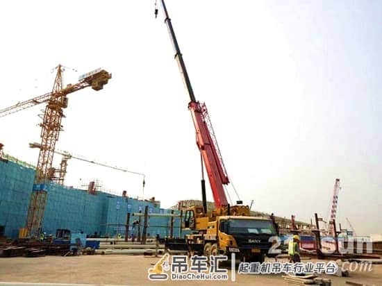 不惑之年的深圳特区有了自己的国际航空枢纽,三一吊装人身负重任