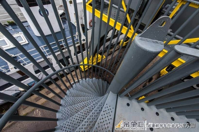 阿姆斯特丹港口的起重机公寓酒店