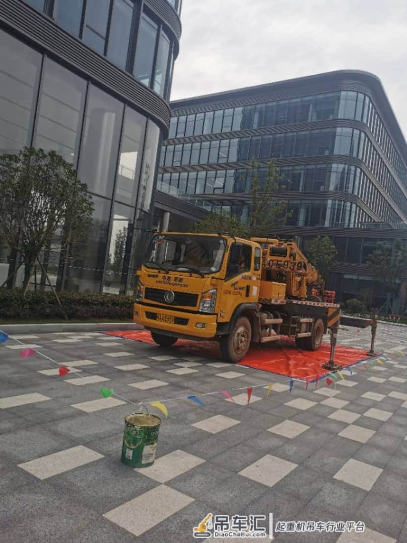 武汉外墙维修吊车出租经典案例