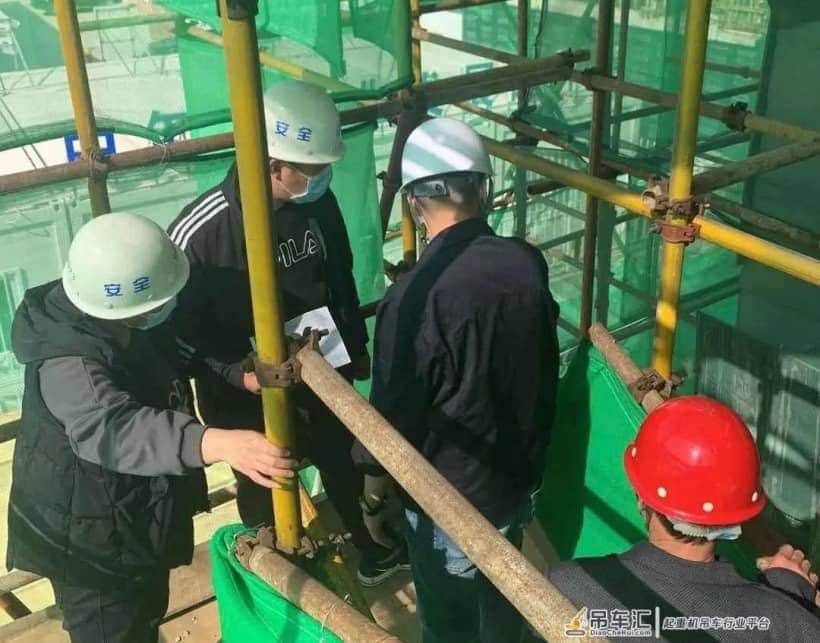 区住建局开展建筑起重机械设备专项检查