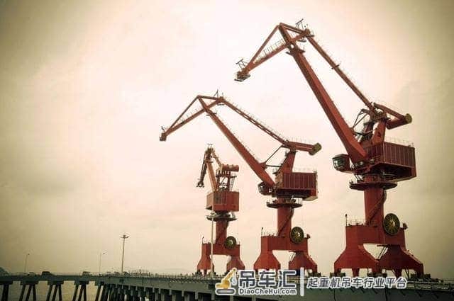 起重机电控系统如何运用PLC变频器调速