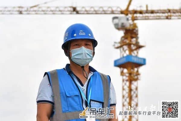 早安武汉 | 凌晨5点塔吊开动,武汉从晨曦中醒来