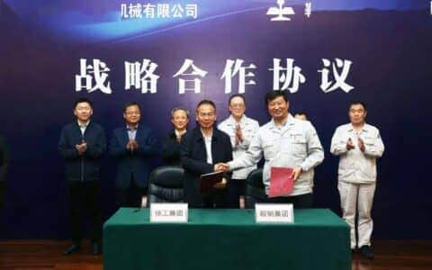 战略合作结硕果！徐工XGC12000履带起重机落户鞍钢