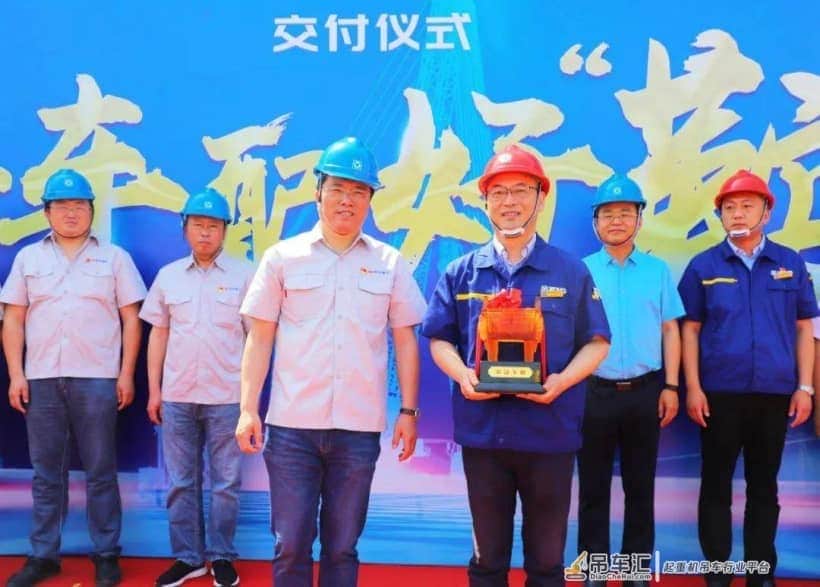 战略合作结硕果!徐工XGC12000履带起重机落户鞍钢