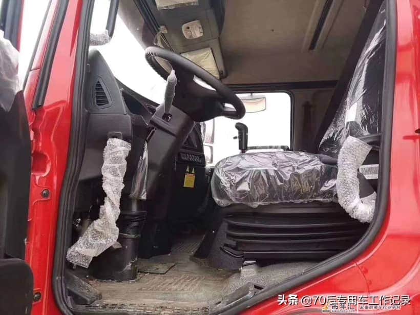 性价比较高的随车吊专用车,装配12吨吊机,举升高度是多少米呢?