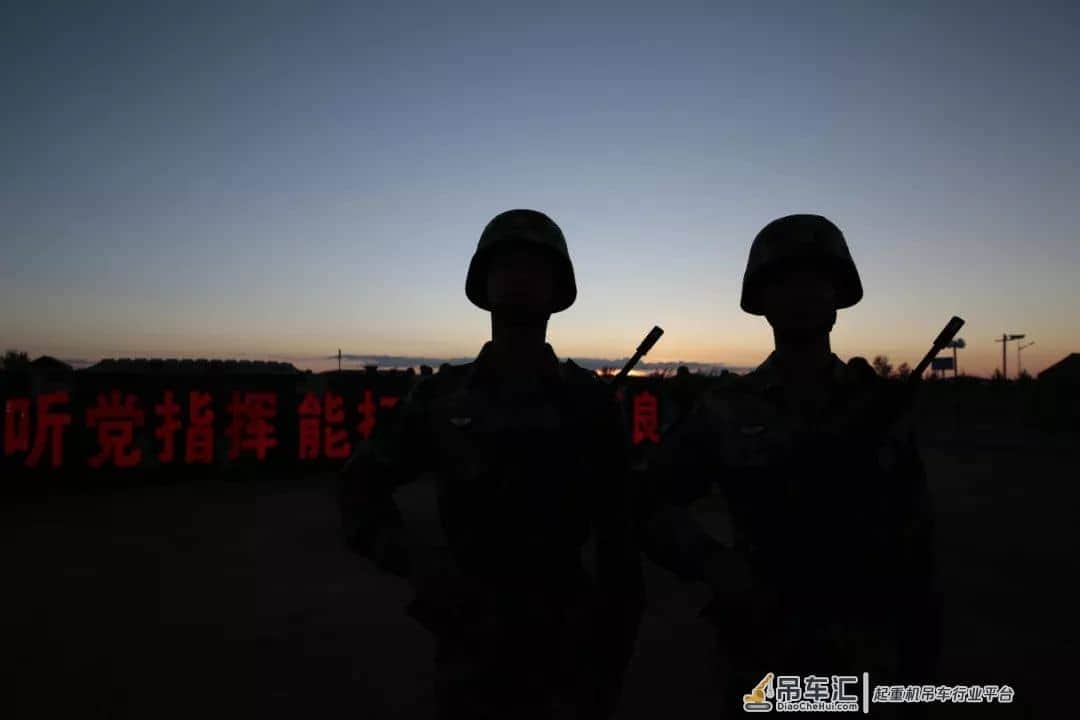 砺剑春秋!8吨、12吨、16吨、20吨、40吨大吊车王牌神吊康师傅