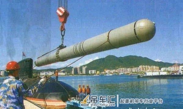 花样繁多,吊装为主——中国主力军舰补充弹药那些事