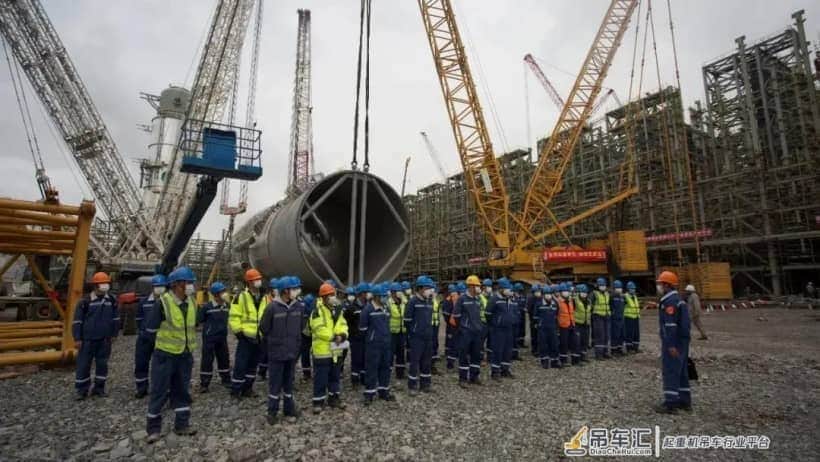 大国重器 | 三台大型履带起重机共同发力又一次实现新突破!