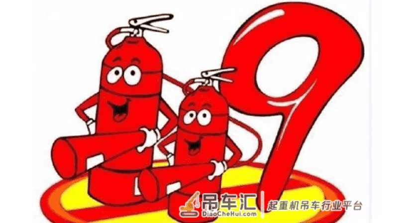 260T吊车高速上剧烈燃烧，惨！