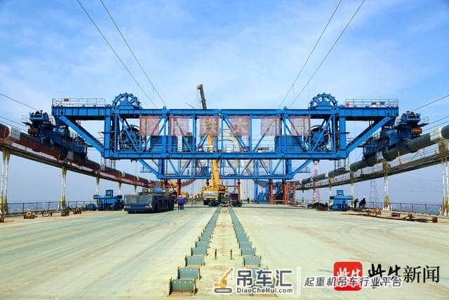 镇江五峰山长江大桥“架梁神器”完成使命4台自重300吨的缆载起重机全部拆除完成