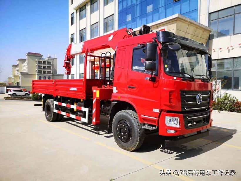 新认识一款专用车，长的真好看，8吨吊车，厢长5.7米