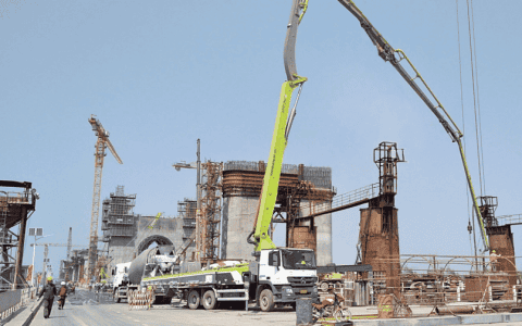 高效浇筑、全程护航！中联重科泵车助建安九铁路长江大桥