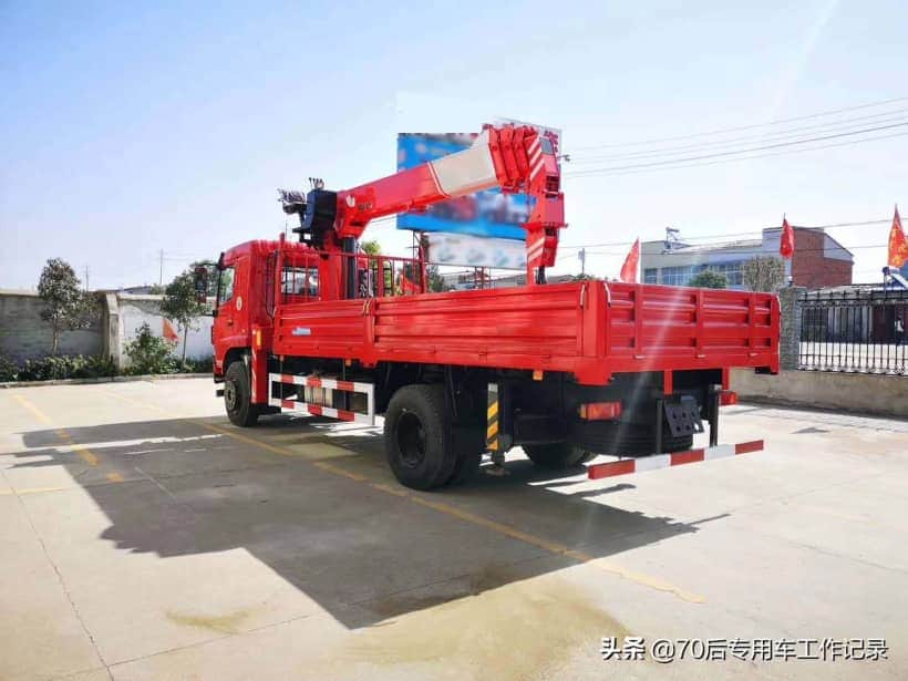 新认识一款专用车，长的真好看，8吨吊车，厢长5.7米