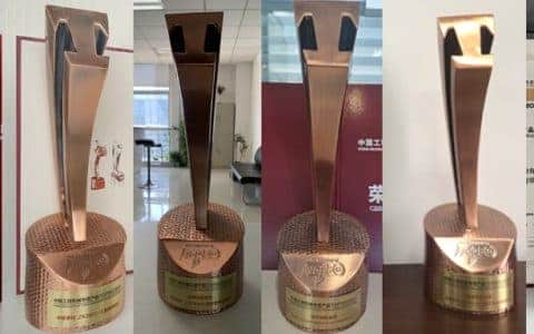中联重科T1200-64塔机，ZAT4000全地面起重机，斩获“中国工程机械年度产品TOP50应用贡献金奖”