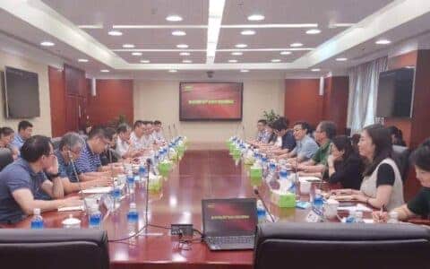 朱连宇主持召开科技创新及产业转化项目调研会