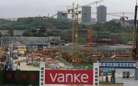 塔吊倒塌时，塔司竟是在玩手机！这份塔吊倒塌事故调查报告请引以为戒