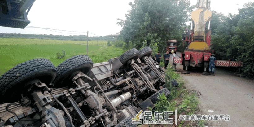 80吨6节臂开翻车,这下真完犊子了...