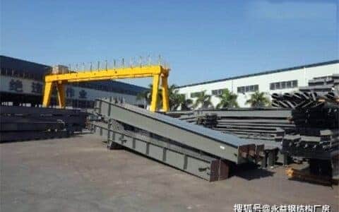 在钢结构工程施工中如何选择起吊机