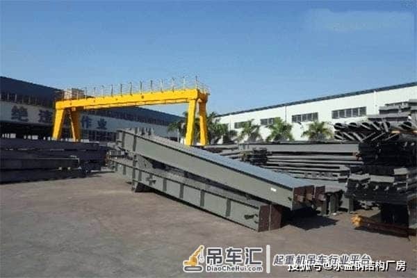 在钢结构工程施工中如何选择起吊机