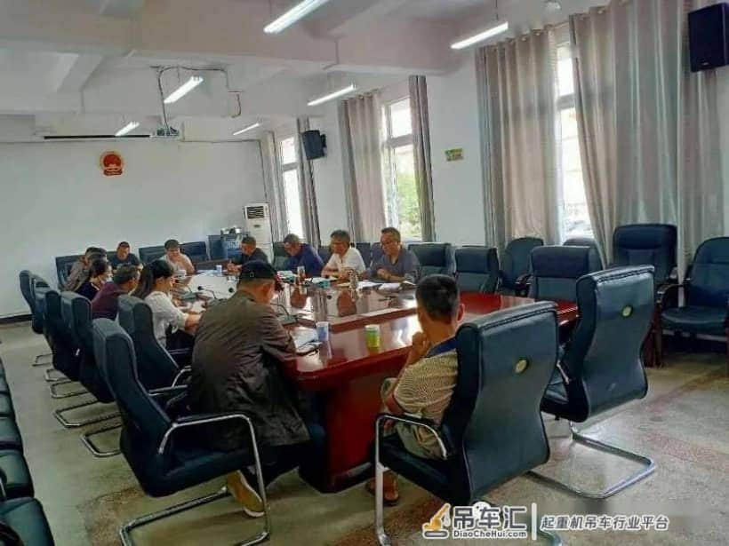 昭通市住建局召开建筑起重机械安全管理约谈会