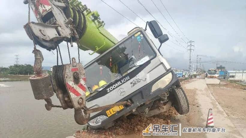 金湾吊车司机去斗门救援，却因为碰见这事火到了网上！