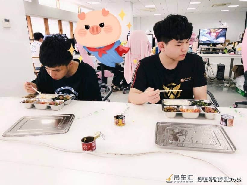 王者荣耀:他一人顶一支队伍?战队吊车尾教练资历却能算圈内大佬