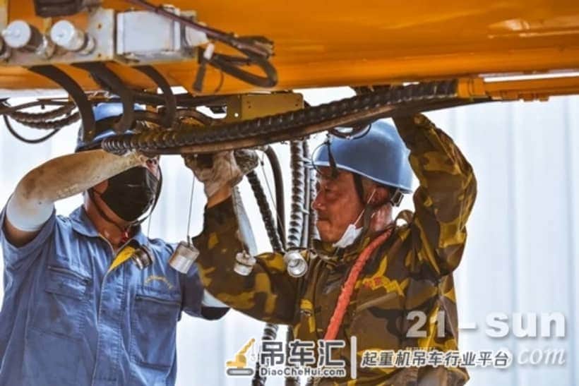 徐工大吨位起重机联吊助力澳森钢铁高炉上料通廊建设