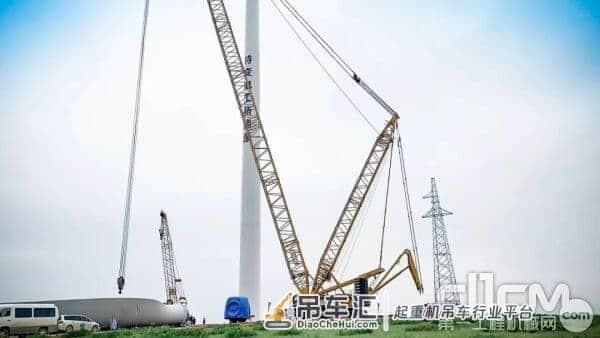 风电场“绝对C位”的徐工XGC11000履带起重机,怎个“火”字了得