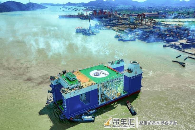 宁波:民企造半潜式起重船投用