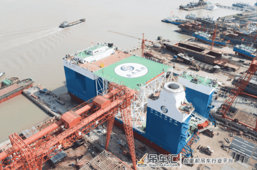 宁波:民企造半潜式起重船投用