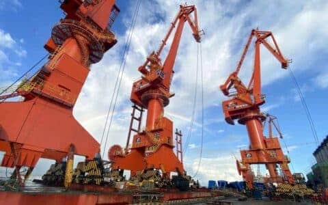 聚焦“六稳” 聚力“六保”丨 广州港南沙粮通公司新门机上岸