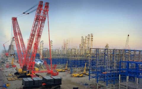 全球最大4000吨履带式起重机在国内首吊成功