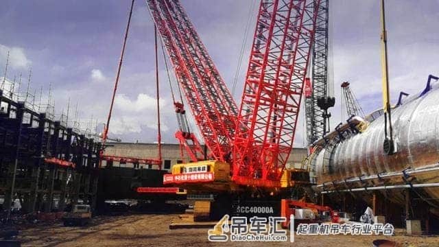 全球最大吨位履带吊SCC40000A首吊成功