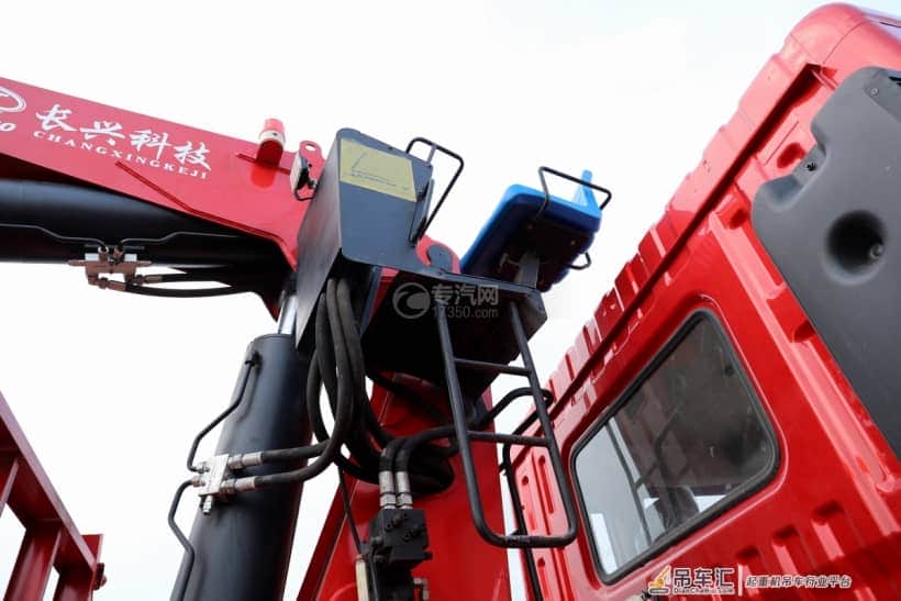 国六折臂吊——东风华神T5前四后八国六12吨折臂随车吊