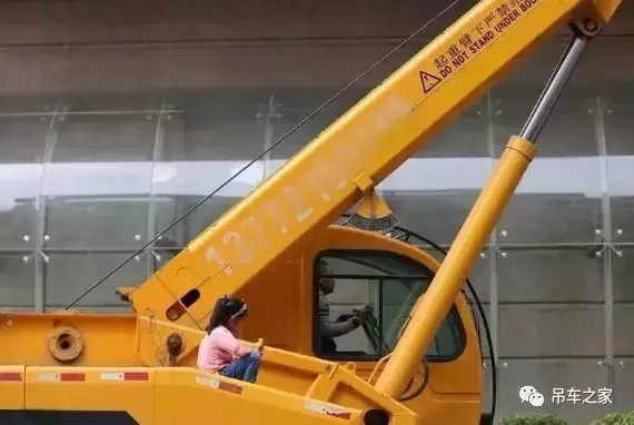 吊友写的这张请假条火了！理由惊呆众人