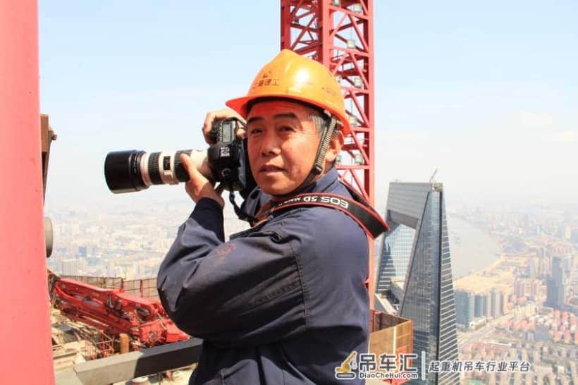 上海“水平最高”的摄影师：塔吊司机40年间，从建造小厂房，到建设上海中心