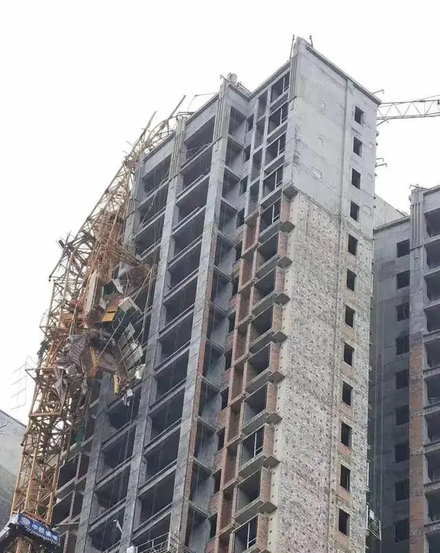 一个月三起塔吊事故!工程建设中如何做好预防呢?