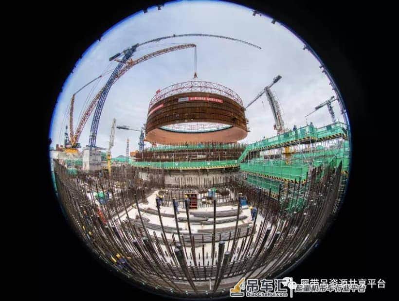 德马格履带起重机出场，核电“华龙一号”钢衬里模块二吊装顺利完成