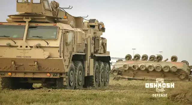 专为战争而生“重型装甲吊”，100吨吊车瑟瑟发抖