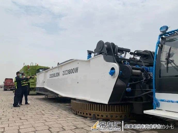 “风电神器”–中联履带起重机ZCC9800W走出国门