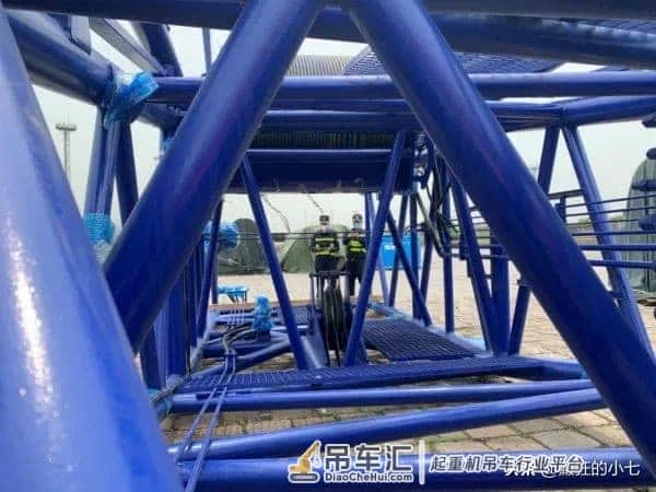 “风电神器”--中联履带起重机ZCC9800W走出国门