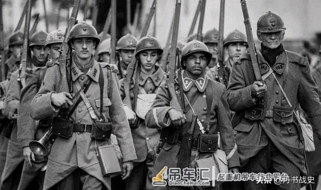 法国勒贝尔M1886步枪，从时代的引领者，一步步把自己变成吊车尾
