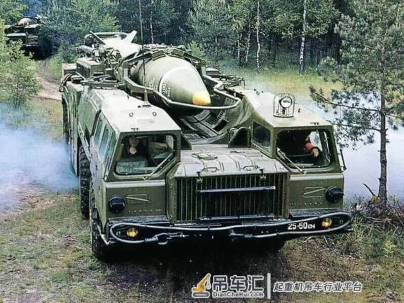世界军用拖车系列八四:是导弹拖车?是吊车?不!是飞毛腿牌吊车