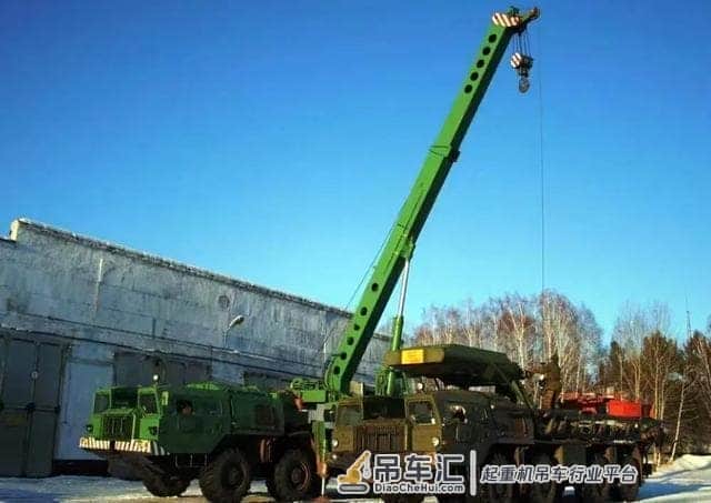 世界军用拖车系列八四:是导弹拖车?是吊车?不!是飞毛腿牌吊车